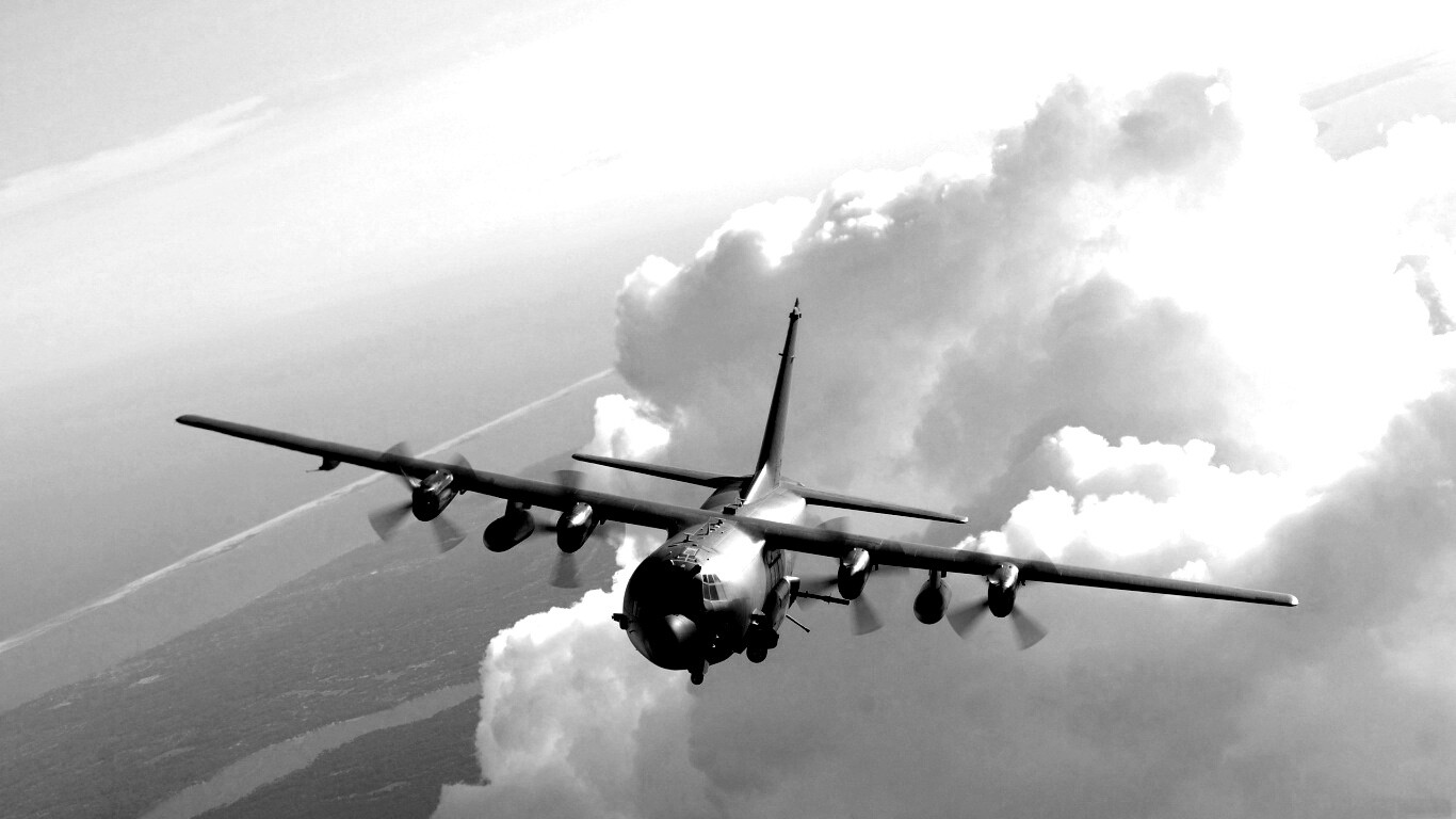 Самолет АС-130 обои