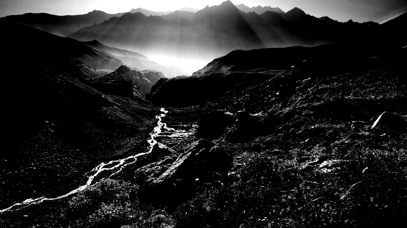 Горы и ручей обои