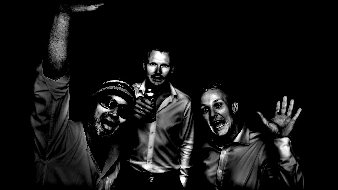 Колоритная тройка обои