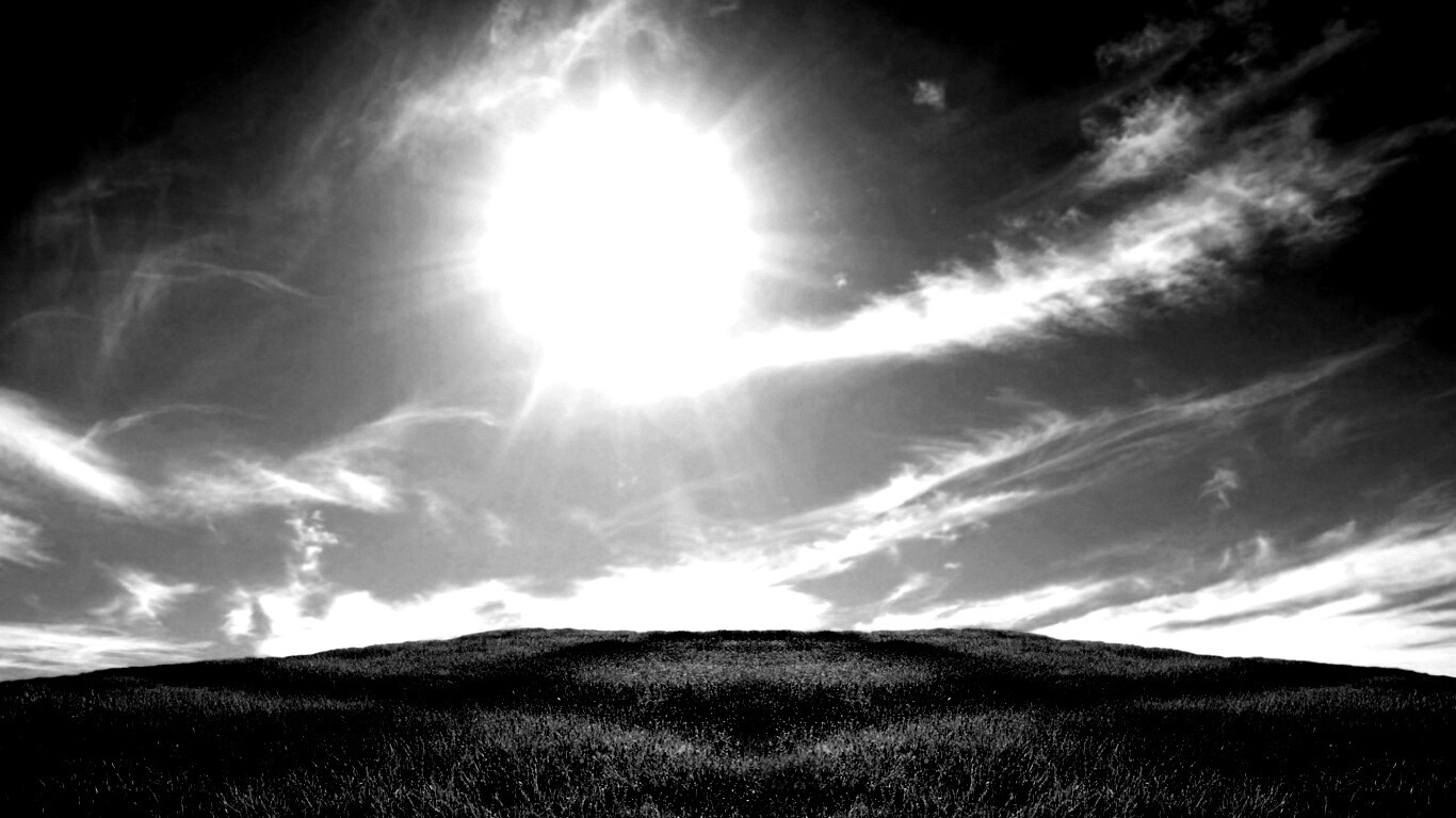 Солнце над холмом обои