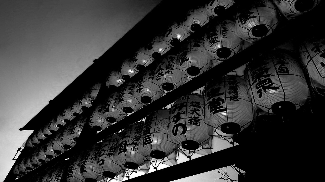 Японские фонарики вечером обои