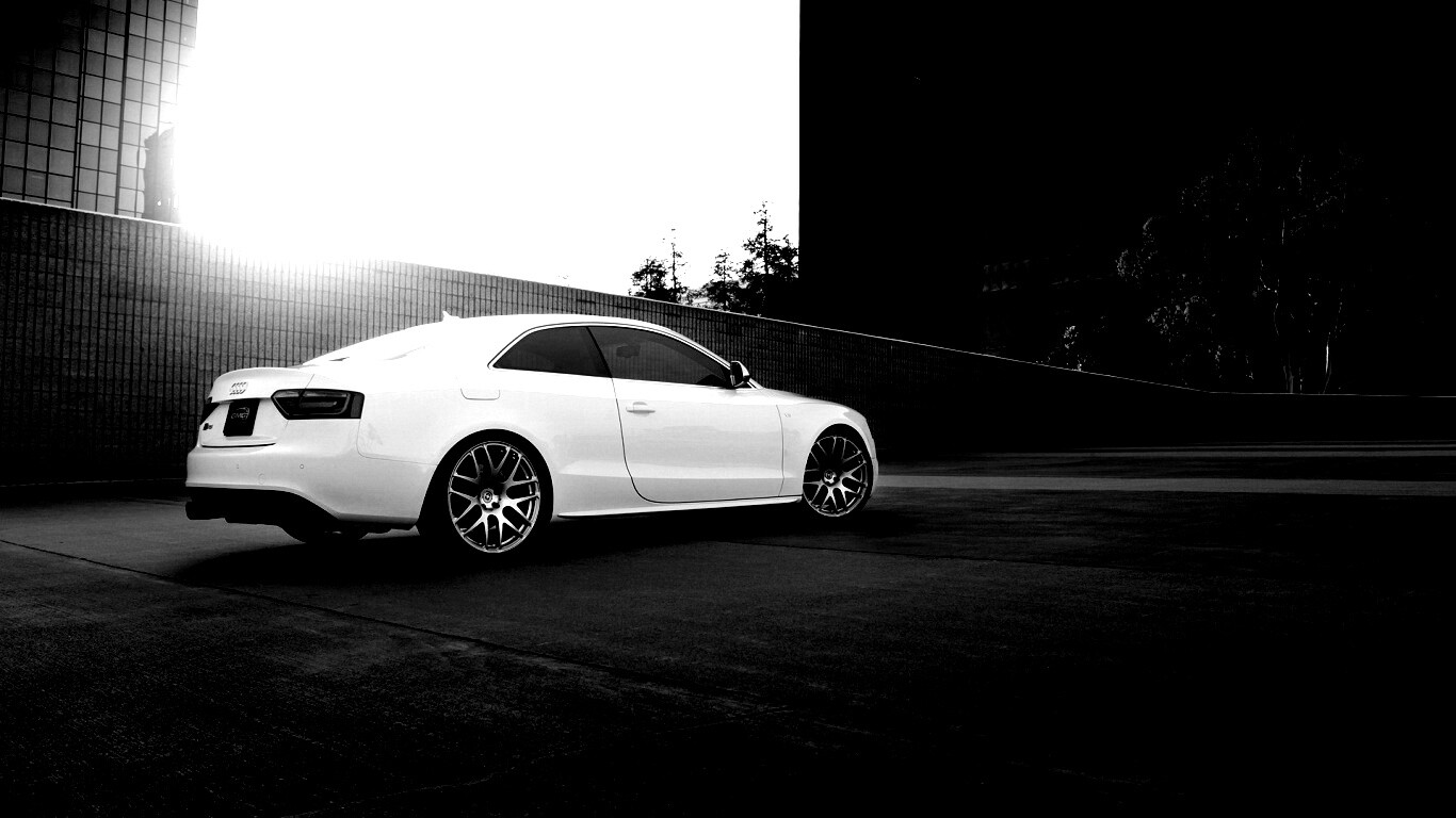 Ауди на парковке обои