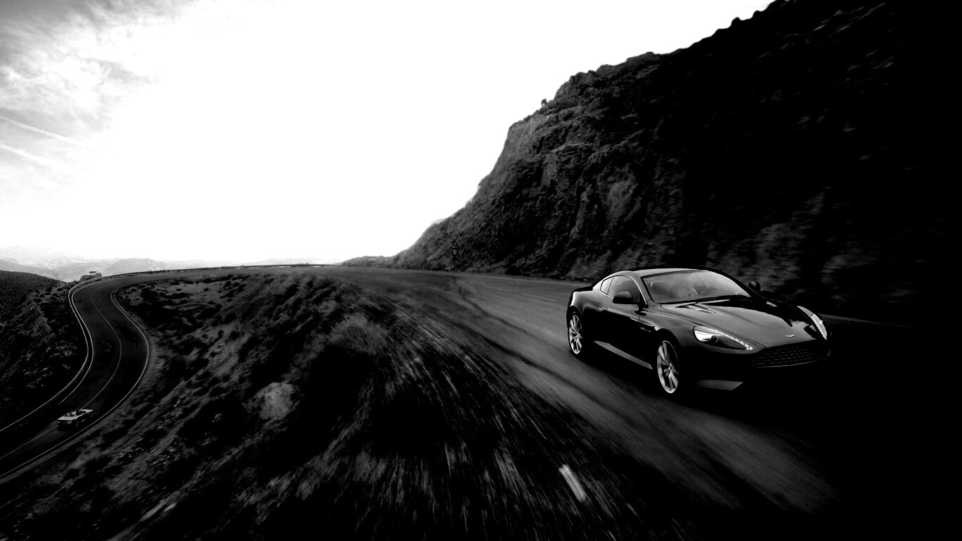 Aston Martin в горах обои