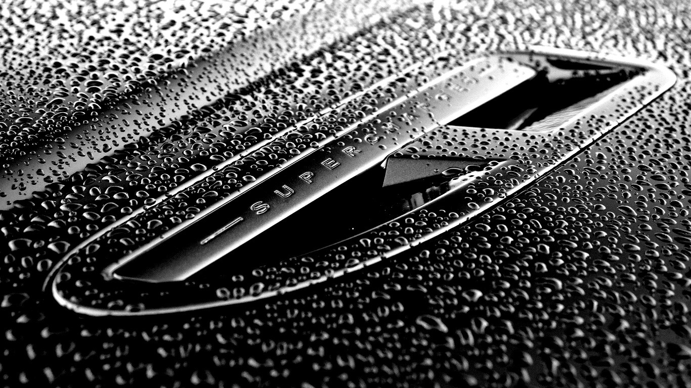 Воздухозаборник автомобиля Ягуар обои