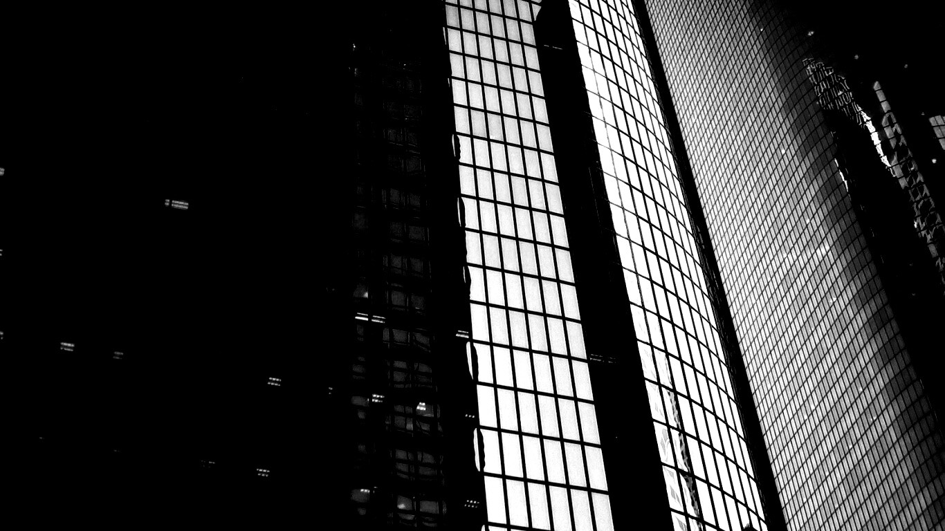 Стеклянная стена небоскреба обои