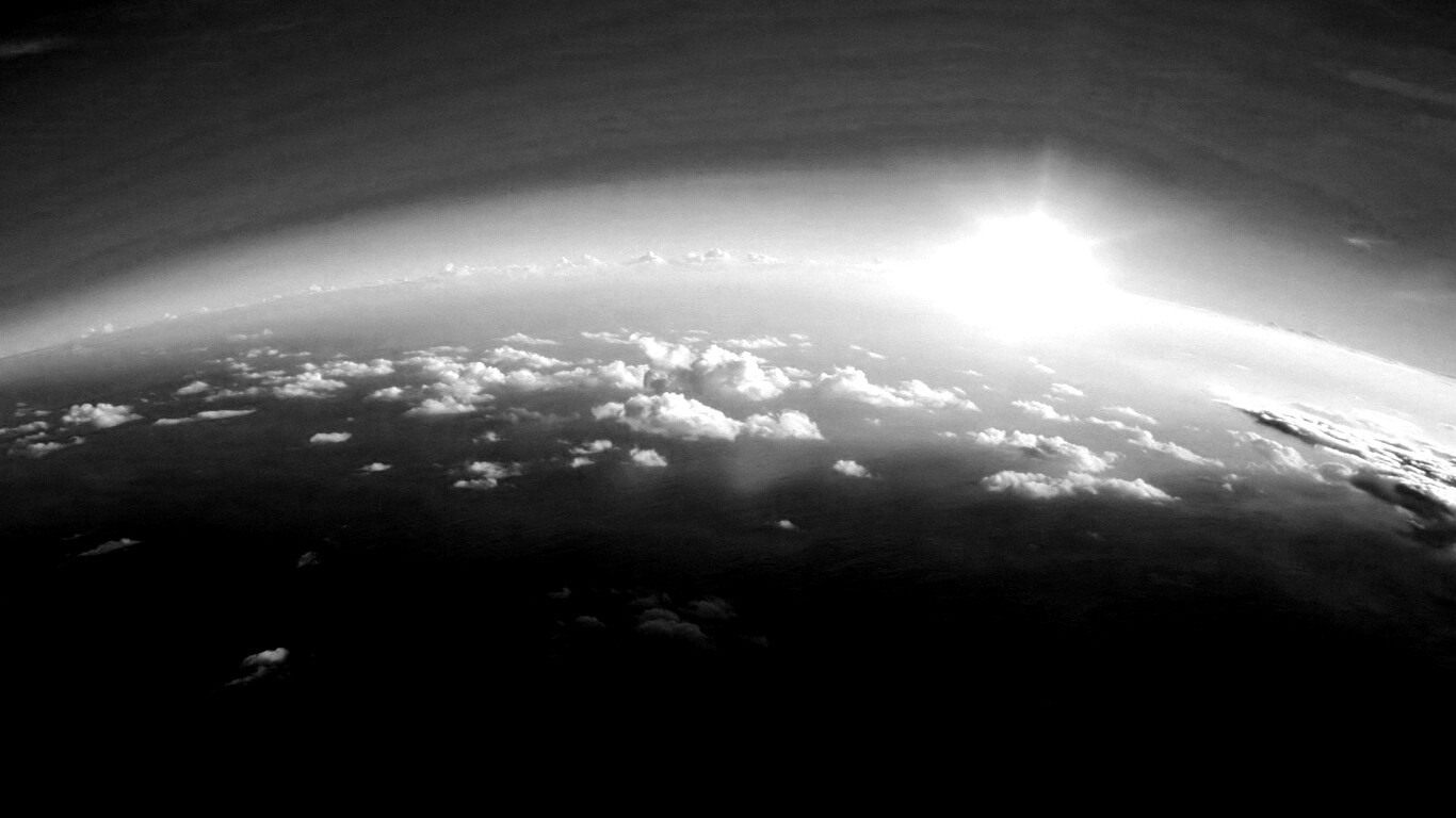 Вид с верхних слоёв атмосферы обои