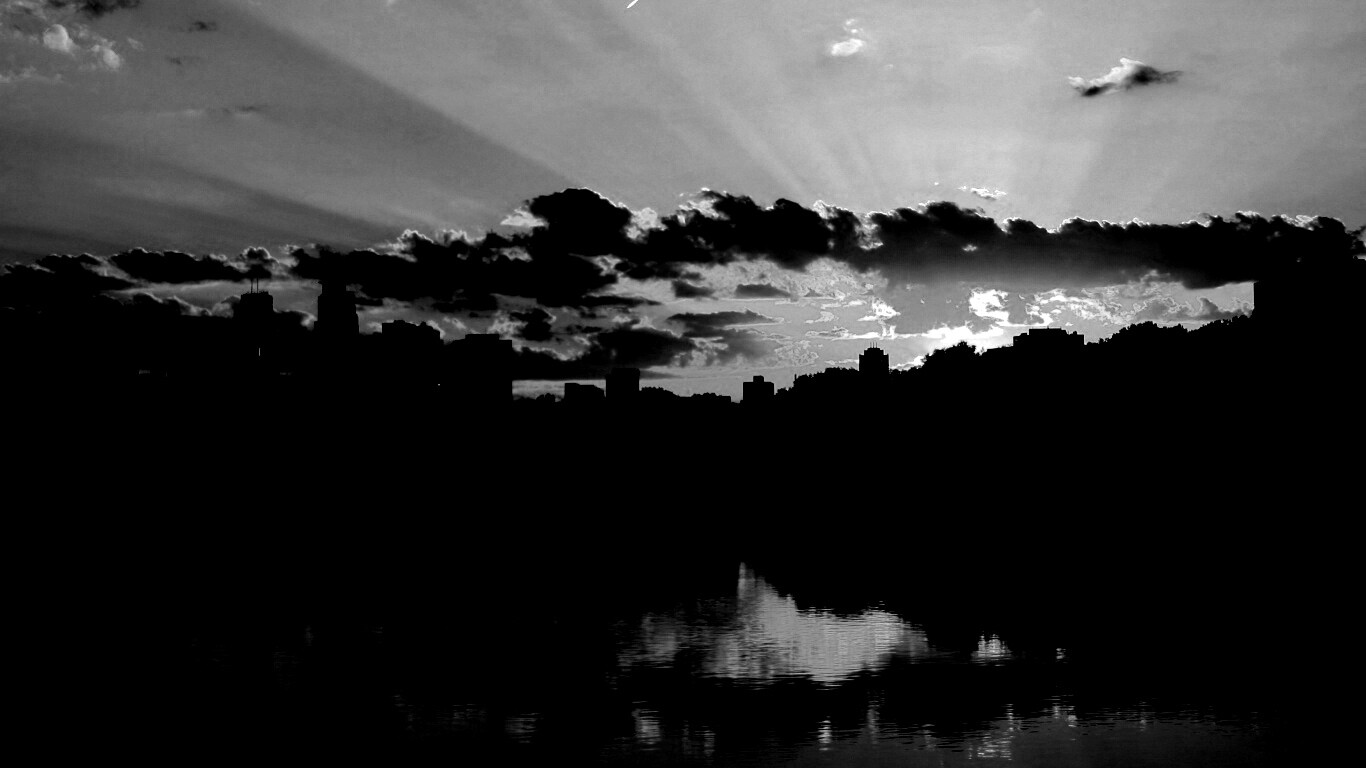 Закат над городом обои