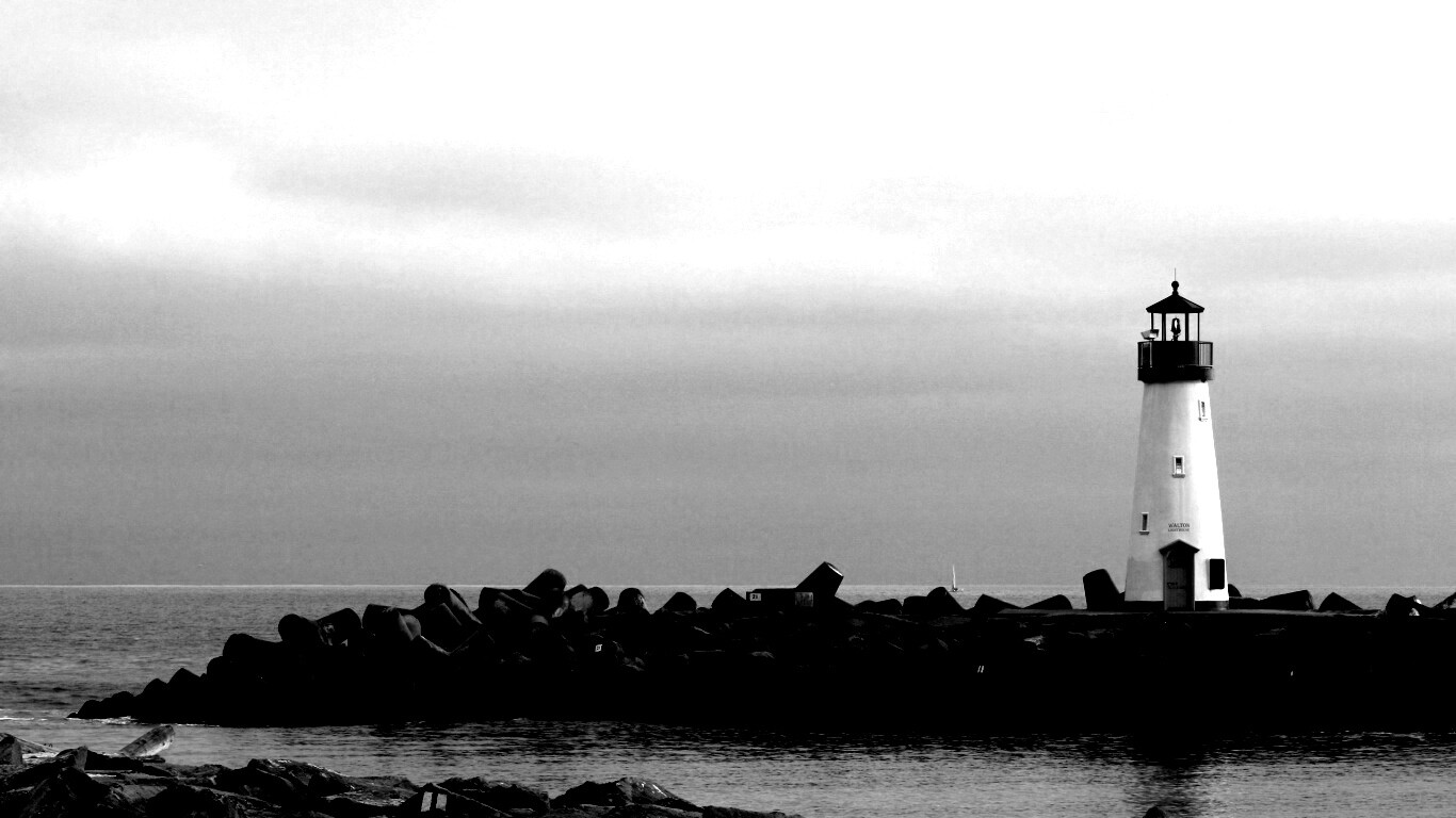 Маяк в порту Санта-Круз обои