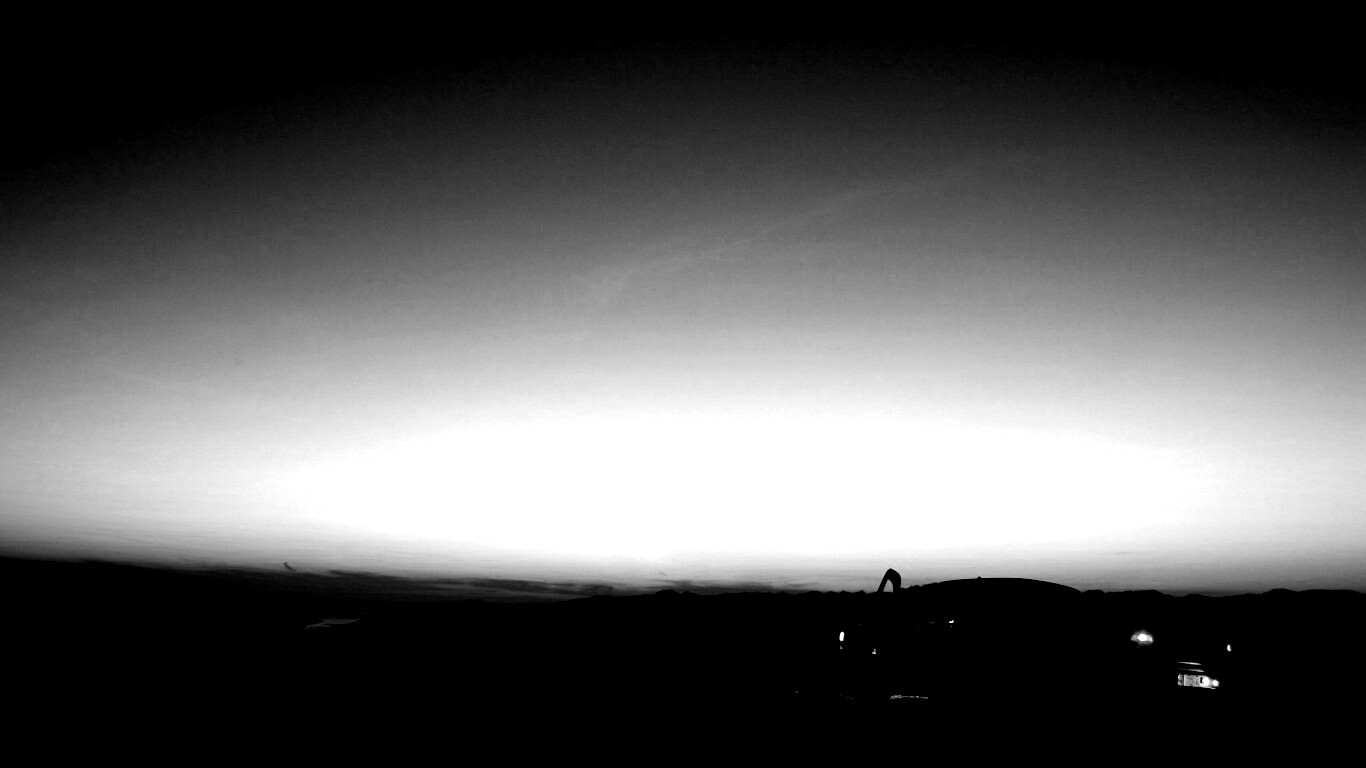 Авто на фоне заката обои