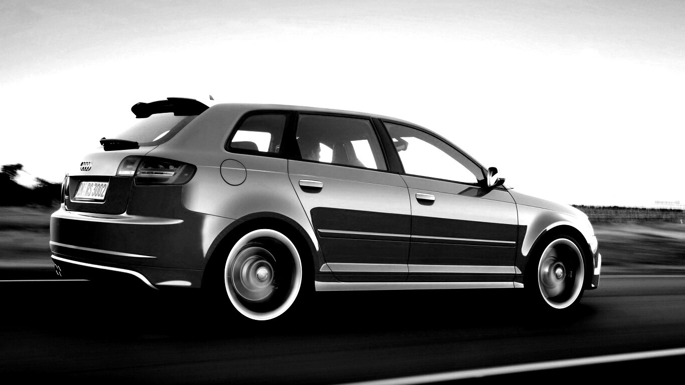 Фотосессия Audi RS3 во время движения обои