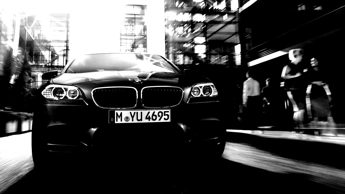 BMW покоряет городскую улицу обои