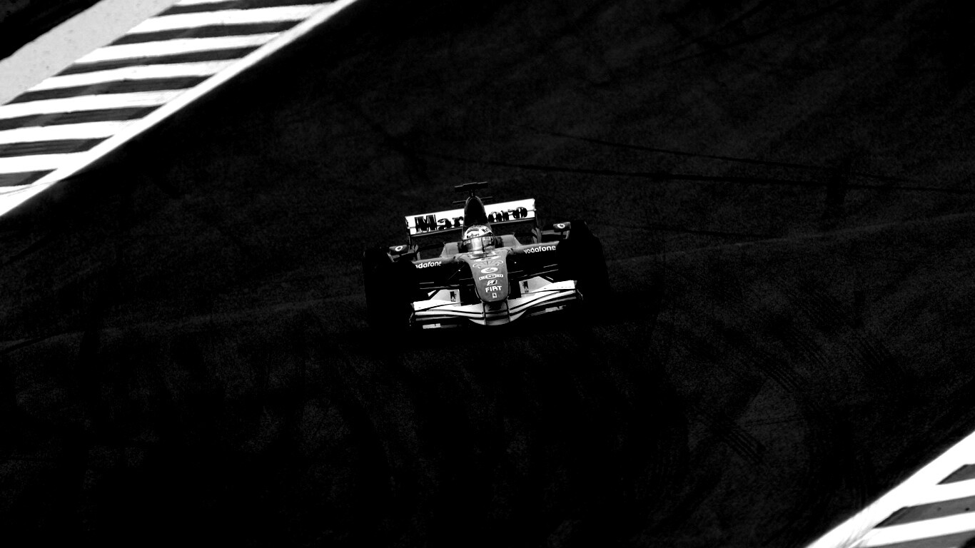 Болид на тарссе обои