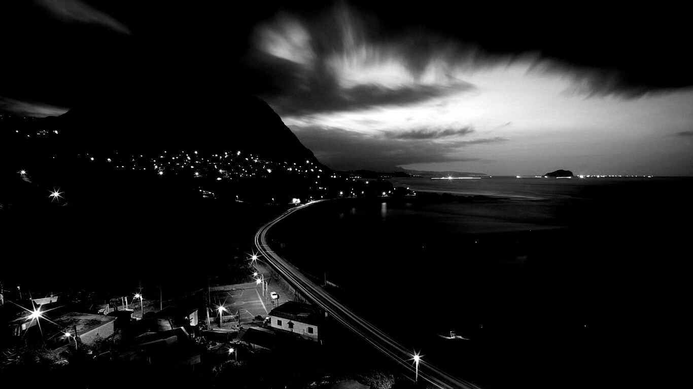 Городок у моря обои