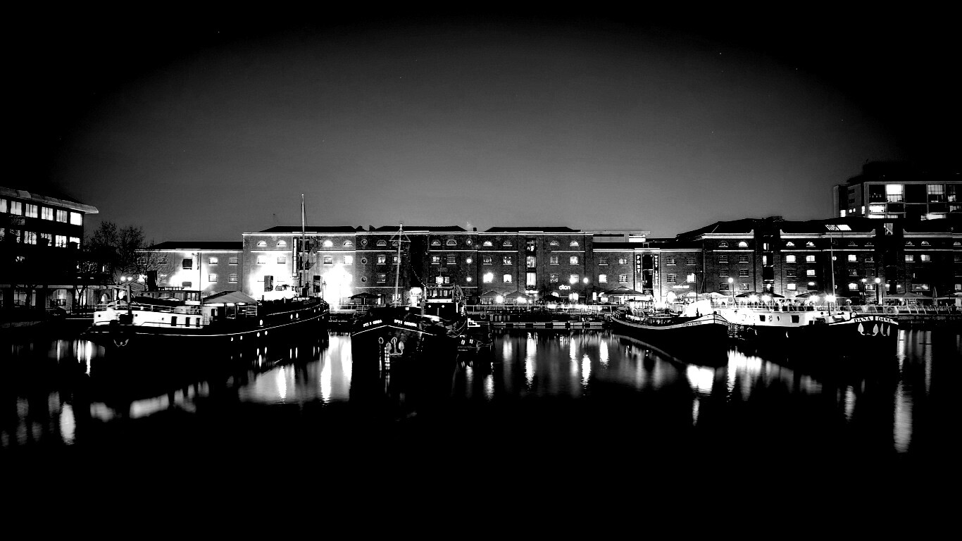 Корабли на спокойной воде обои