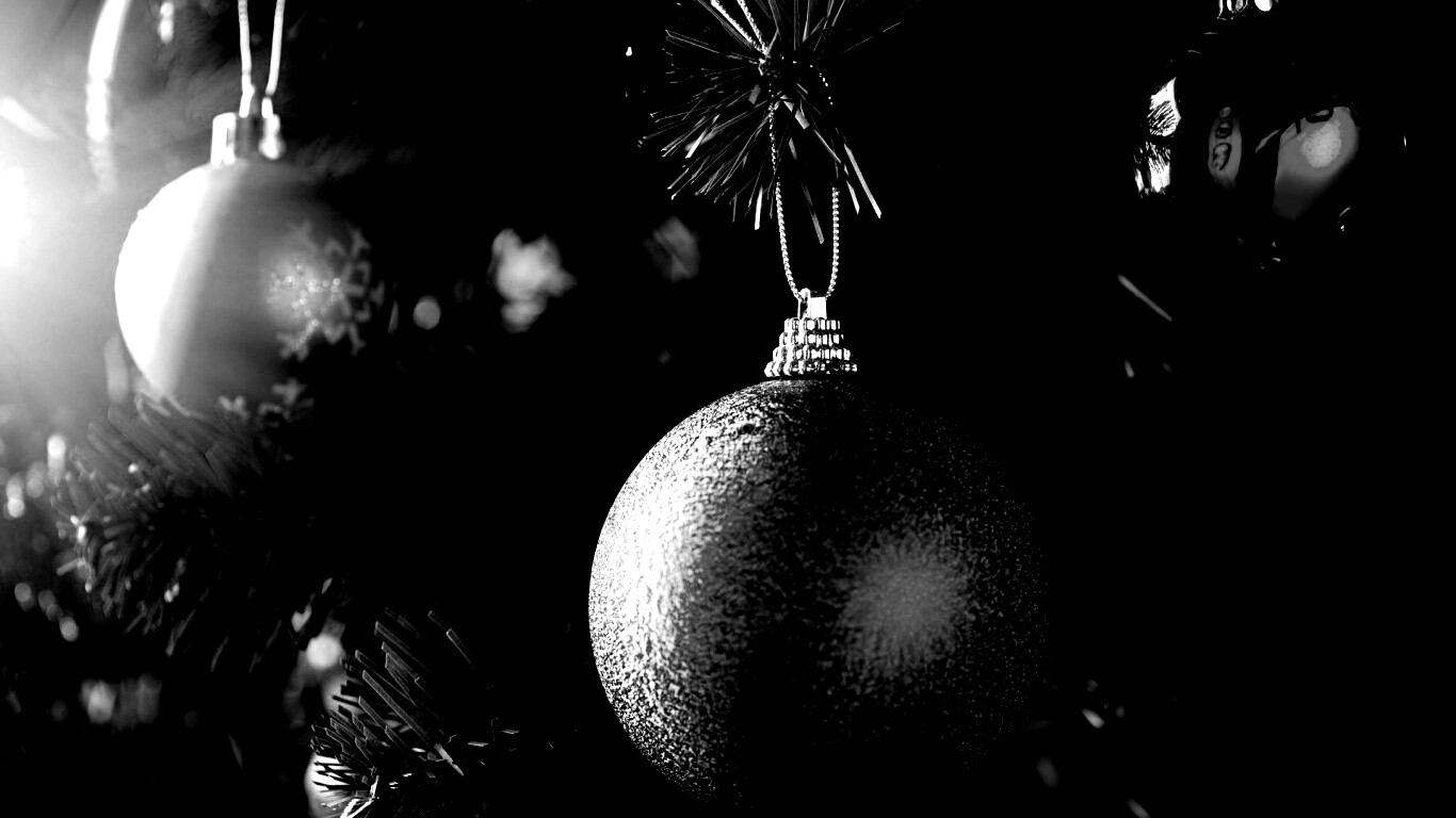 Шары на ёлке обои