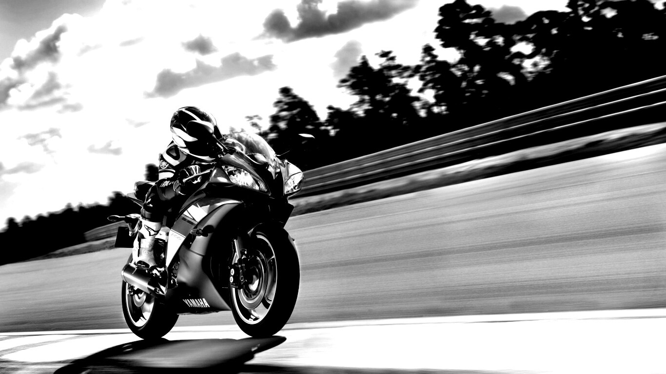 Мотоциклист на треке обои