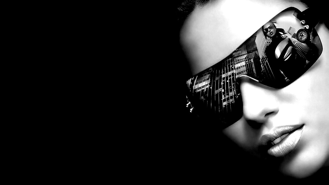 Девушка в стильных очках обои