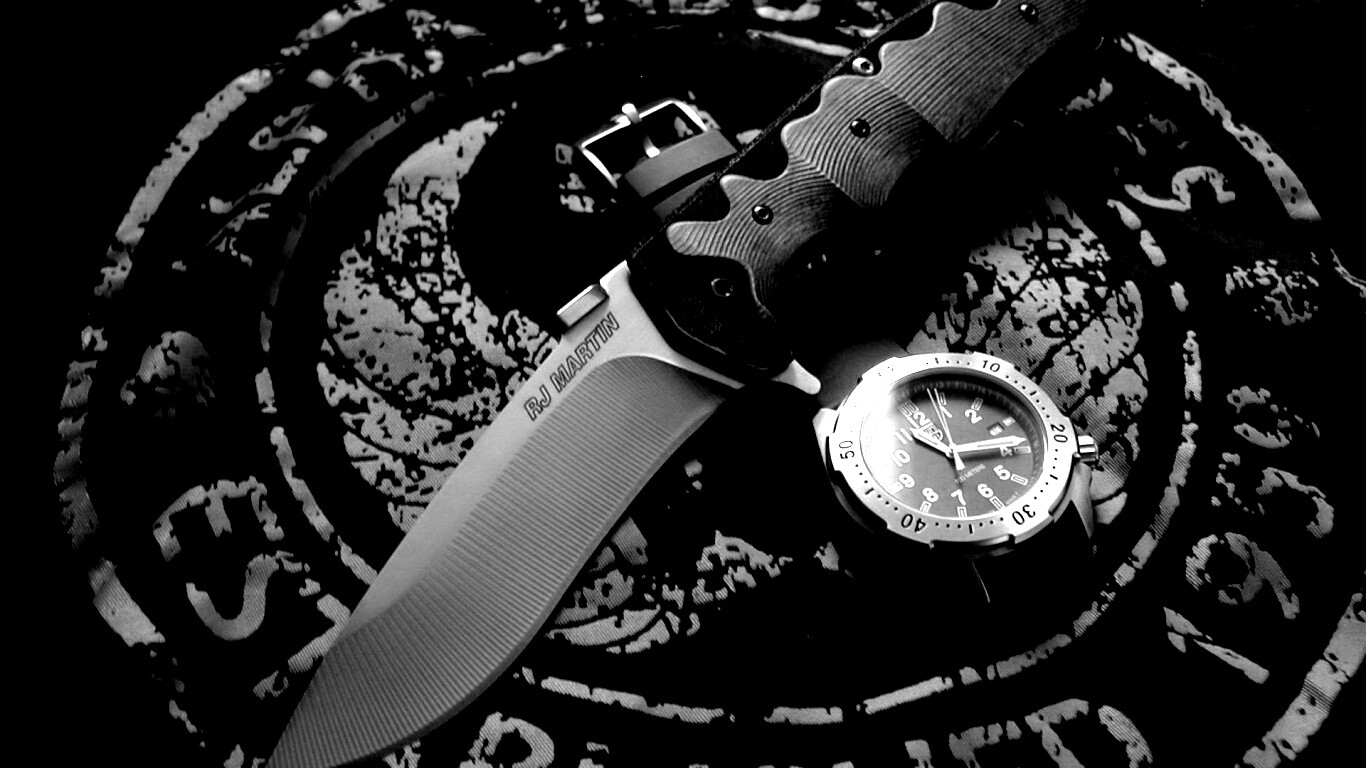 Солдатские часы и нож обои