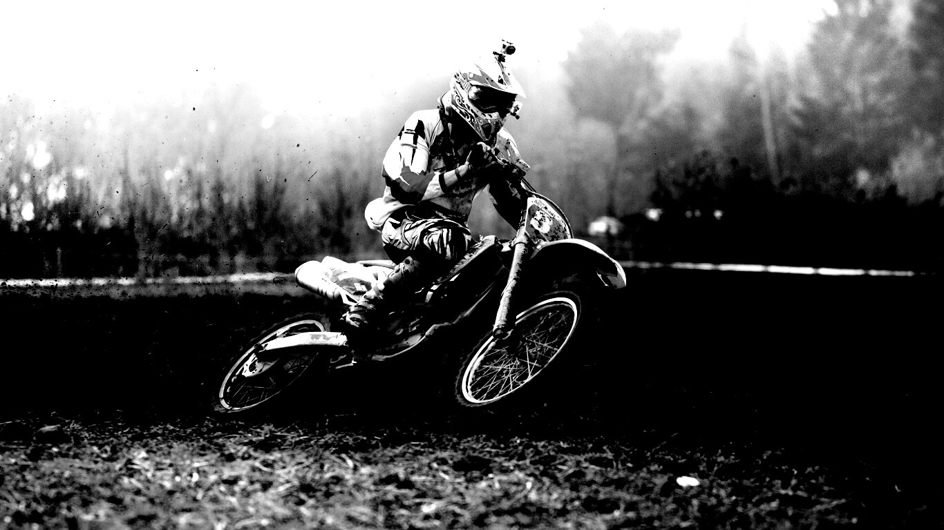 Зрелищное ралли на мотоциклах обои