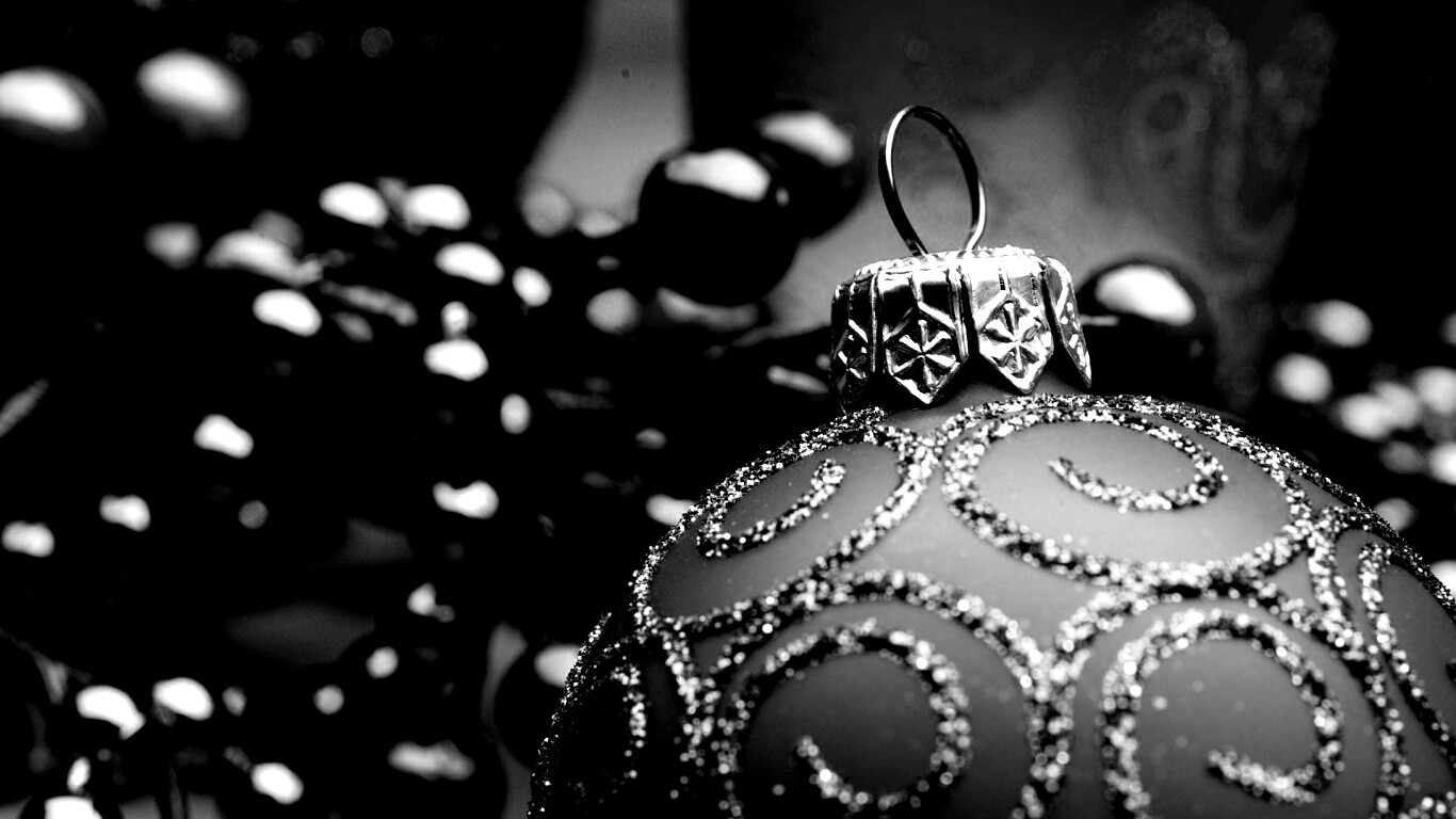 Красная ёлочная игрушка обои