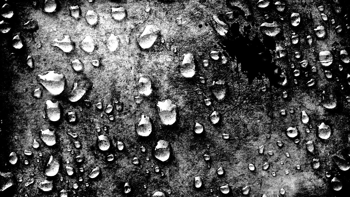 Кровавое пятно и капли воды обои