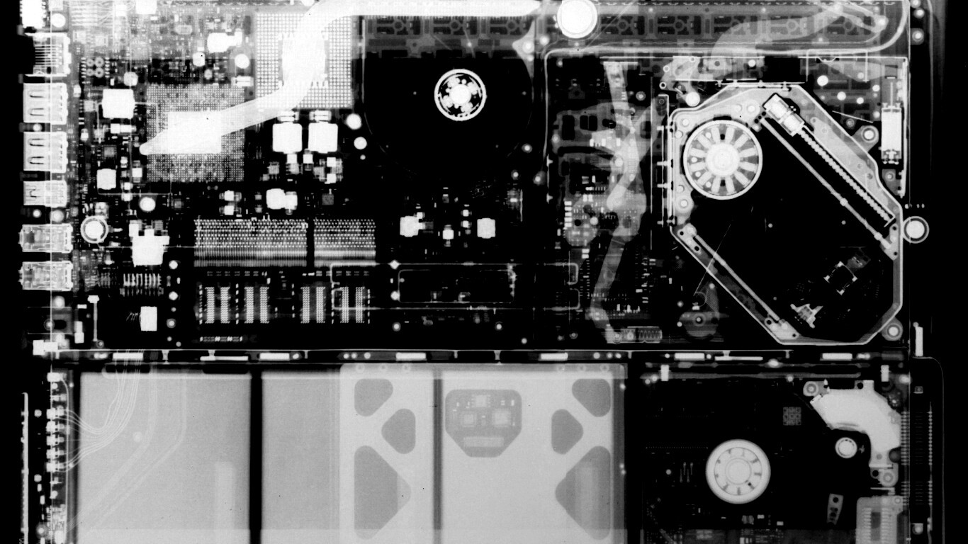 Рентгеновский снимок ноутбука обои