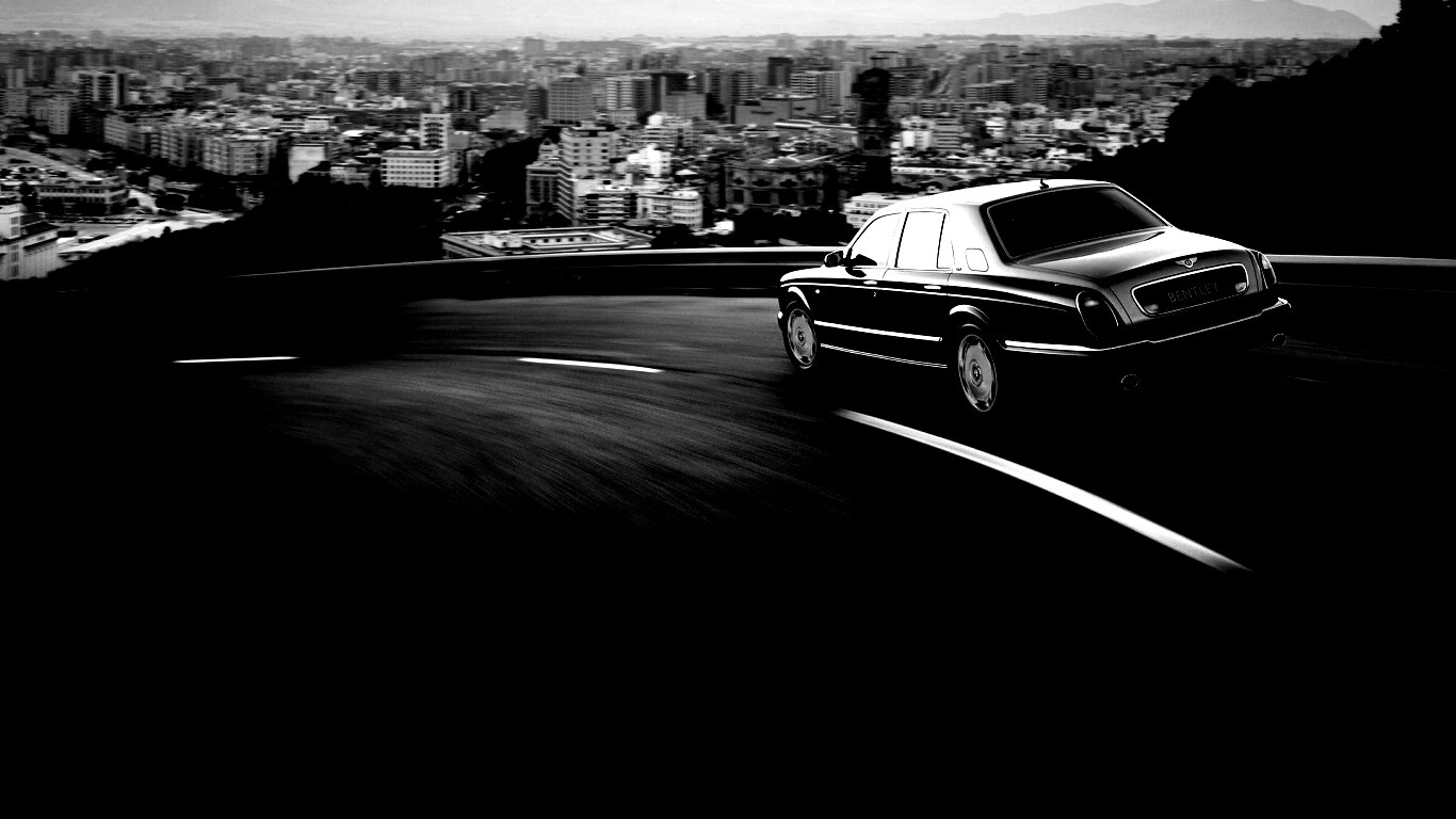 Черный Бентли на повороте обои