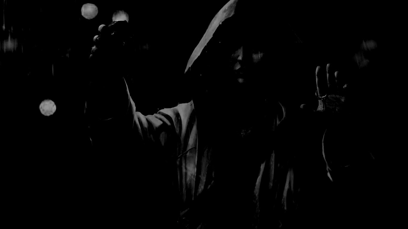 Девушка с гранатой обои