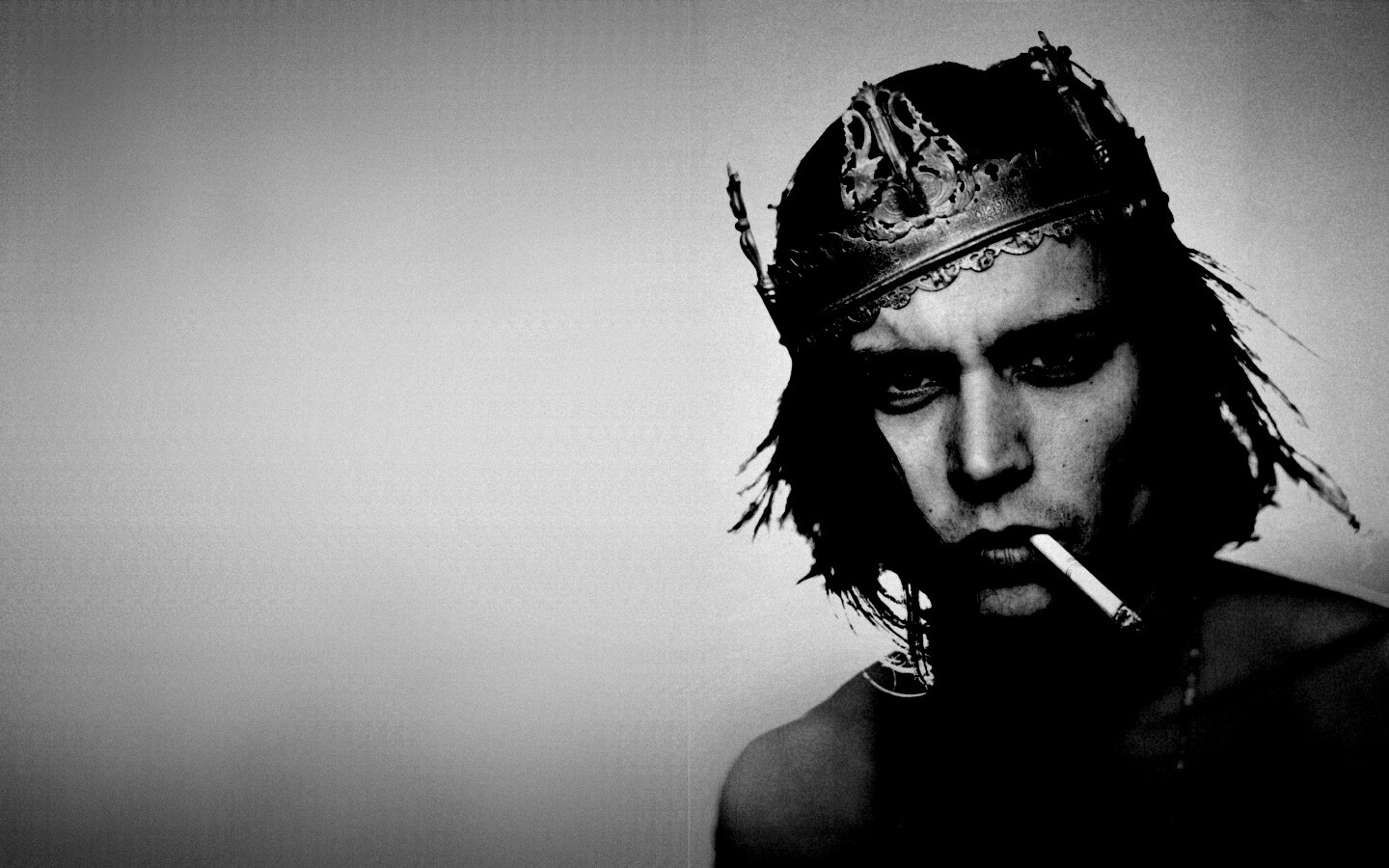 Джонни Депп в короне обои