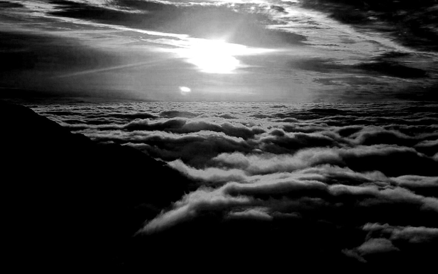 Горы выше облаков обои