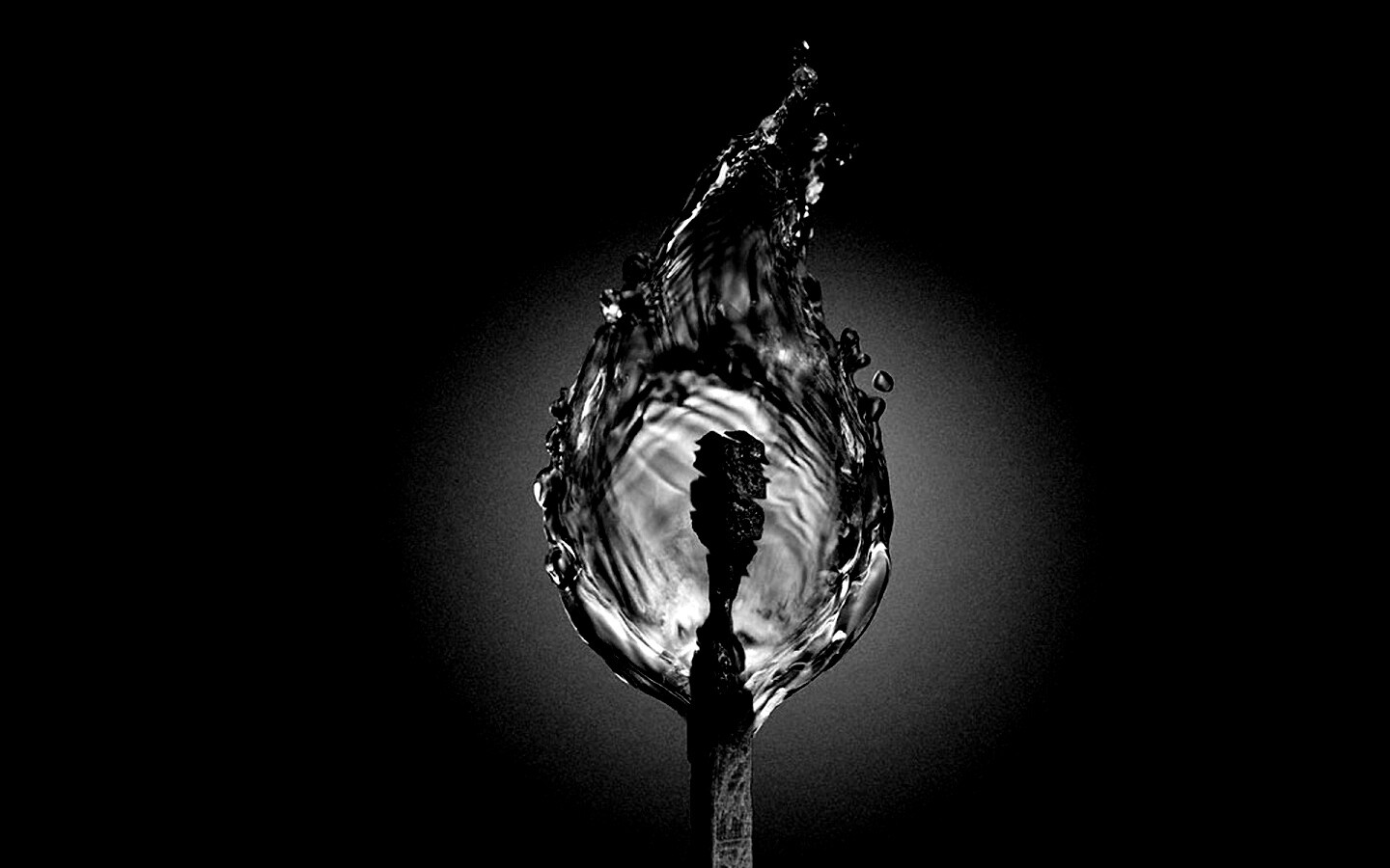 Водяное пламя спички обои