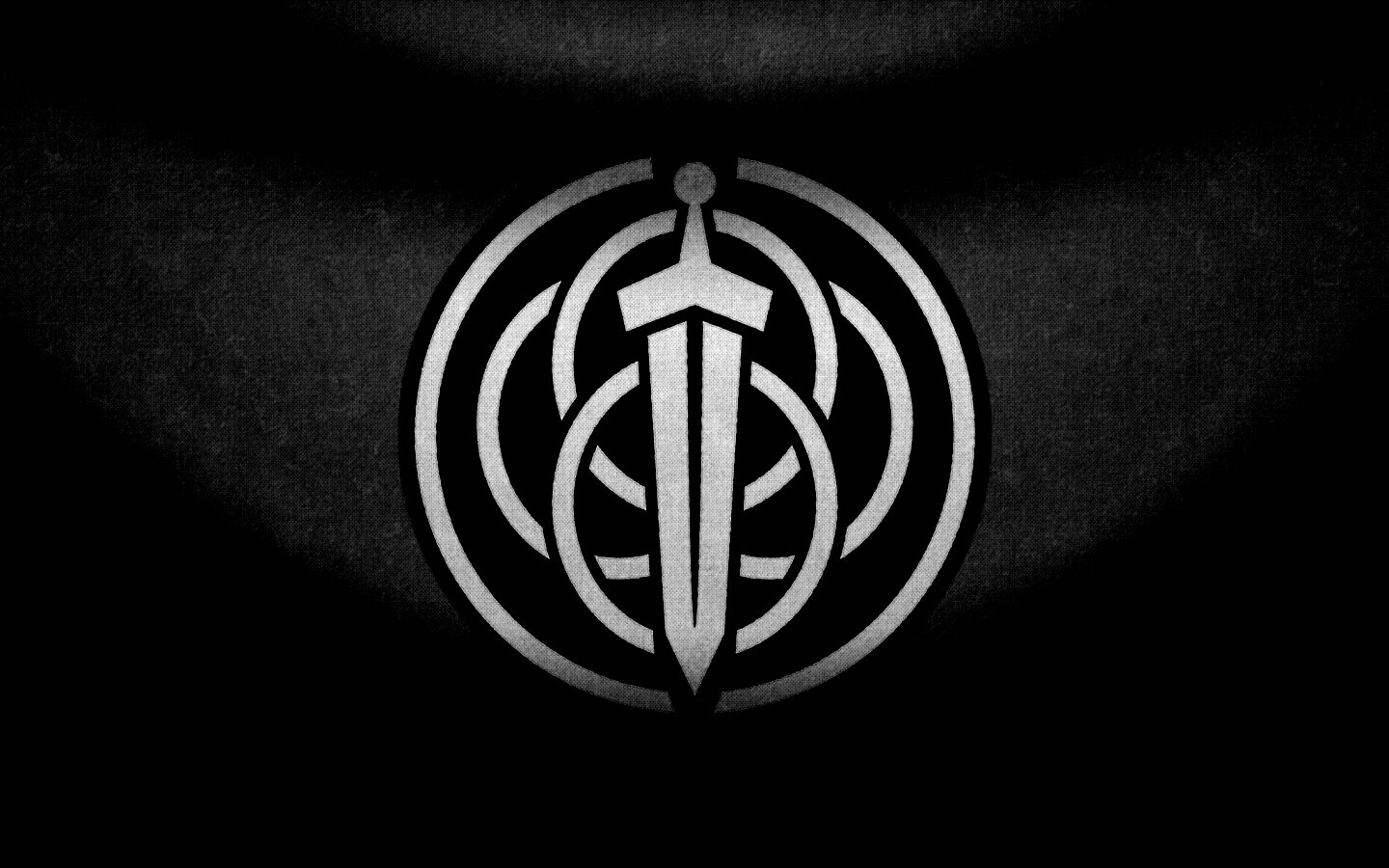 Меч на фоне колец обои