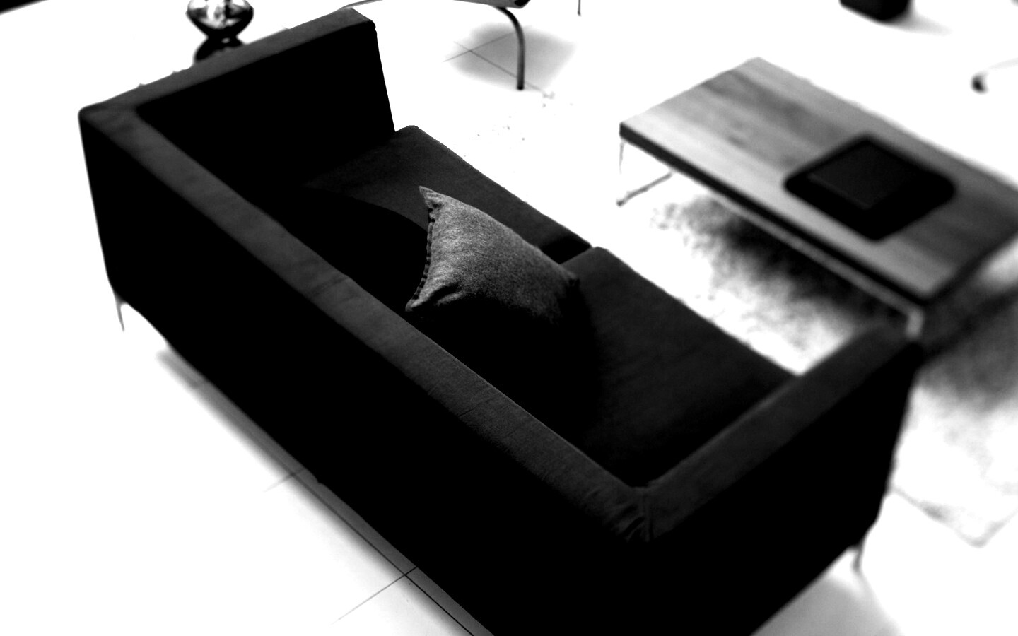 Черная мебель обои