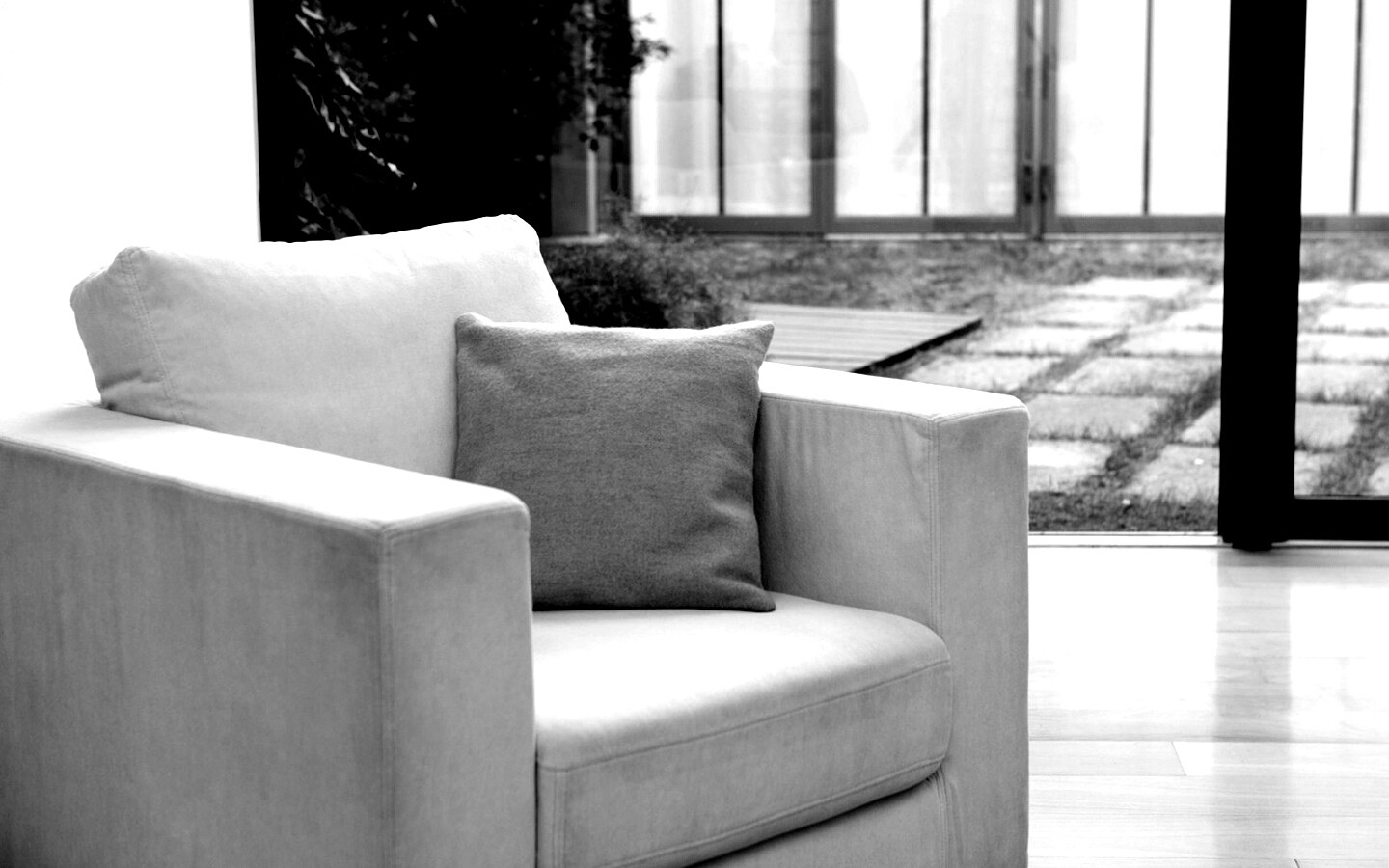 Кресло на даче обои