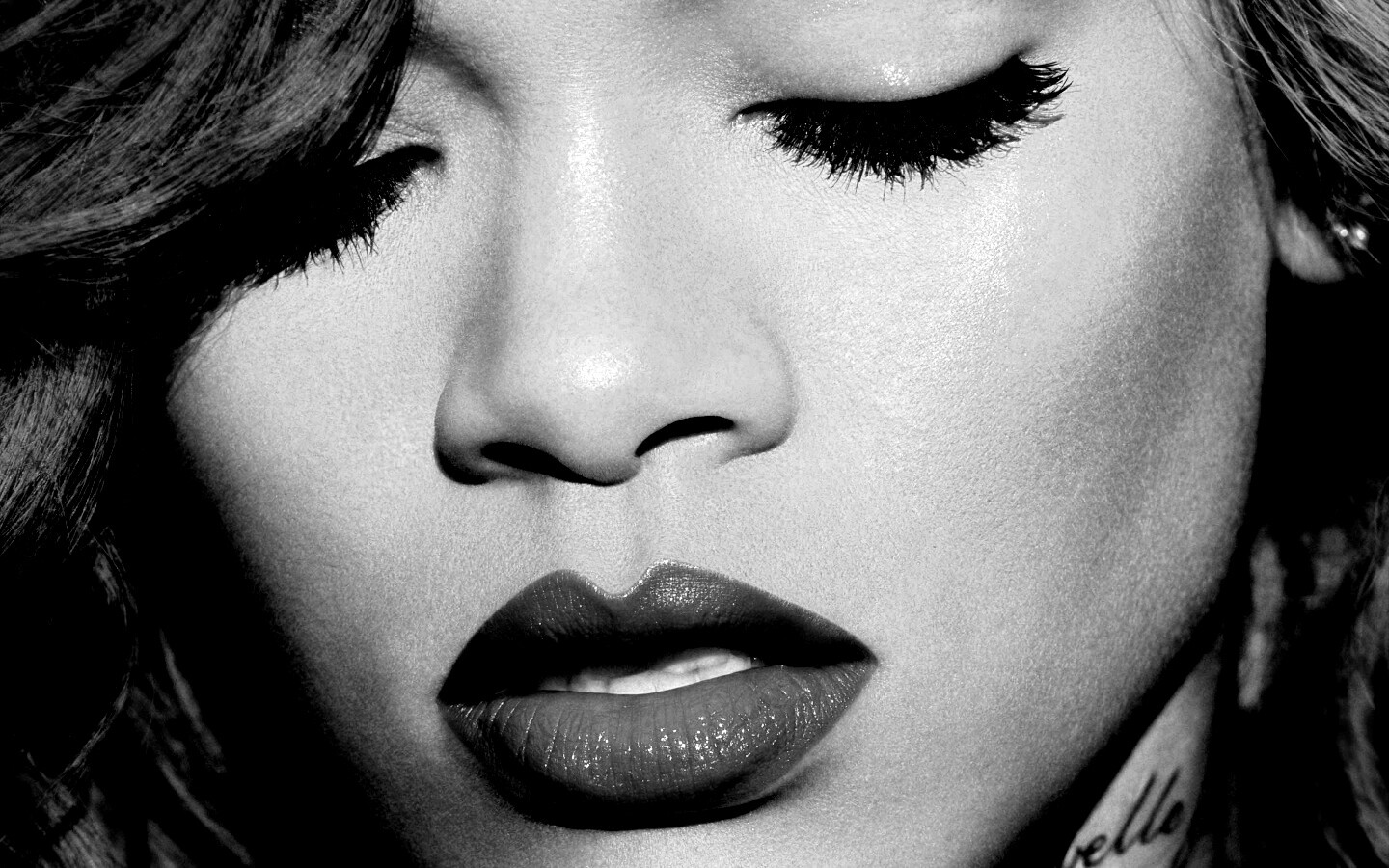 Рианна обои