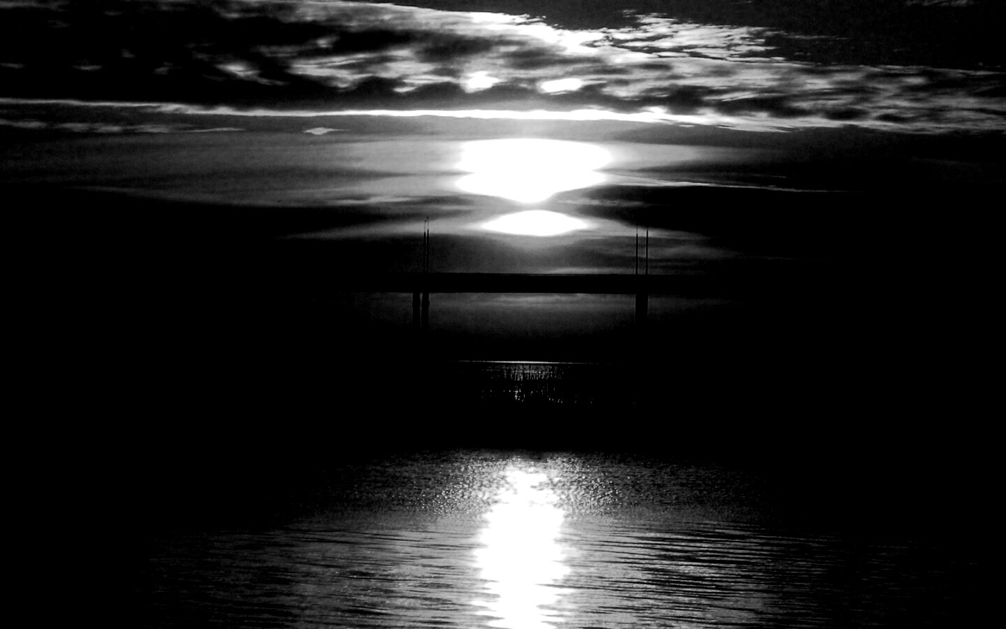 Мост на фоне заката обои