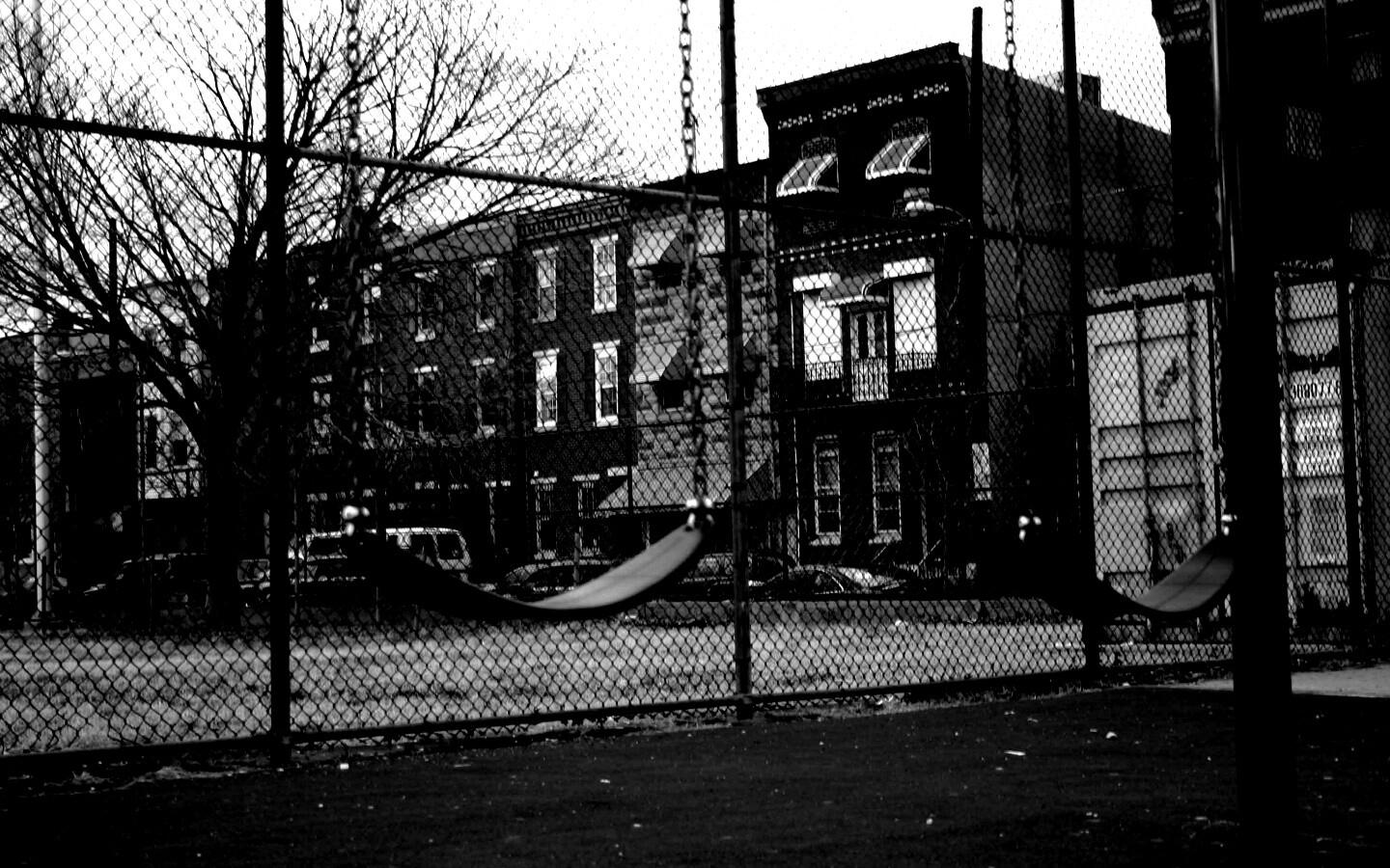 Пустые качели обои