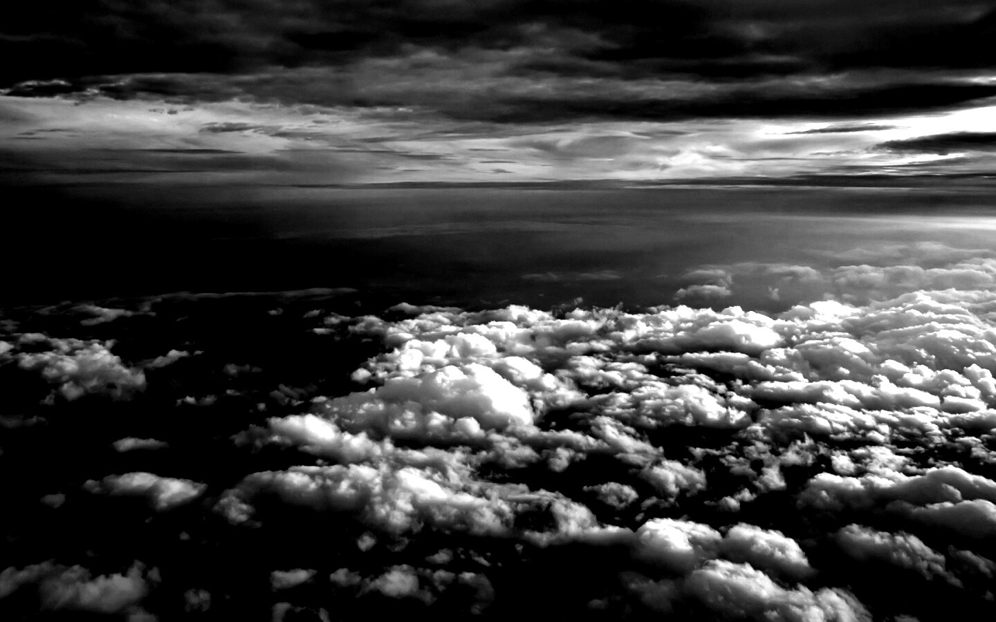 Полет над облаками обои