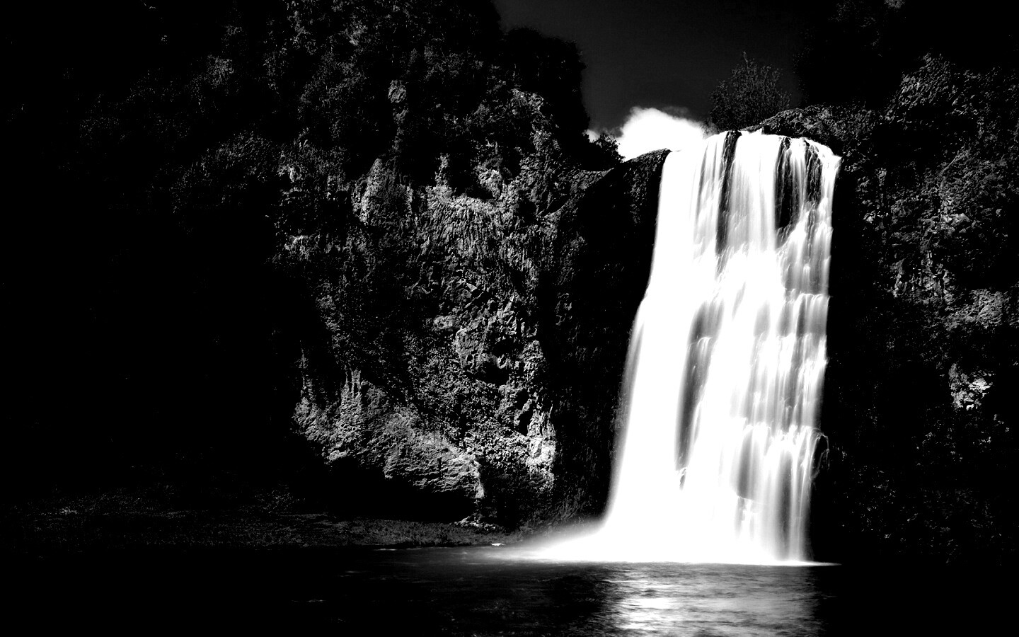 Скалистый водопад обои