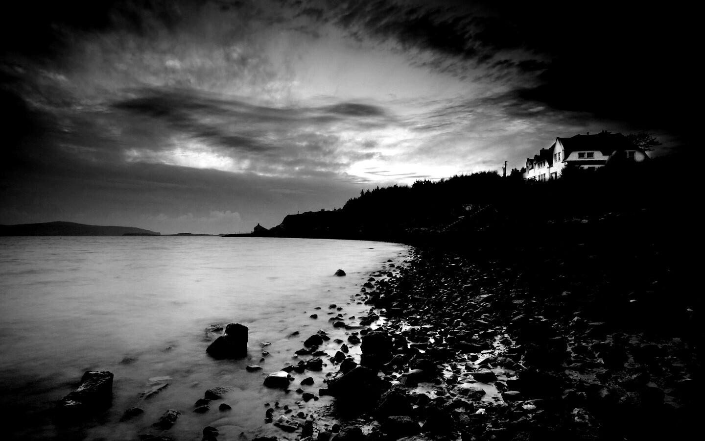 Дом у озера обои