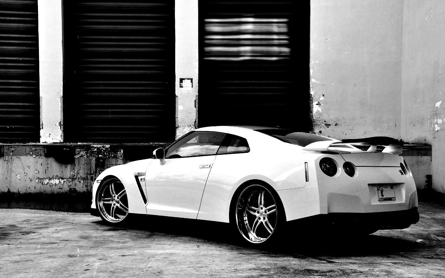 Спортивный Nissan обои