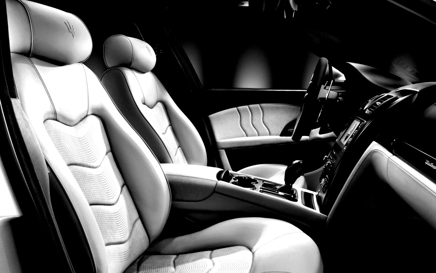 Салон Мазерати Quattroporte обои