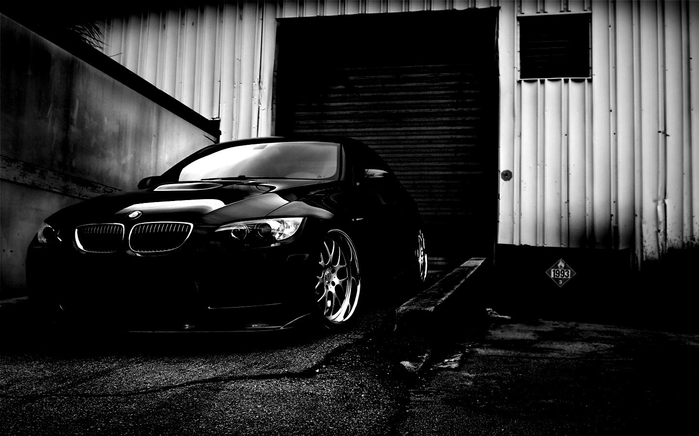 Чёрный БМВ обои