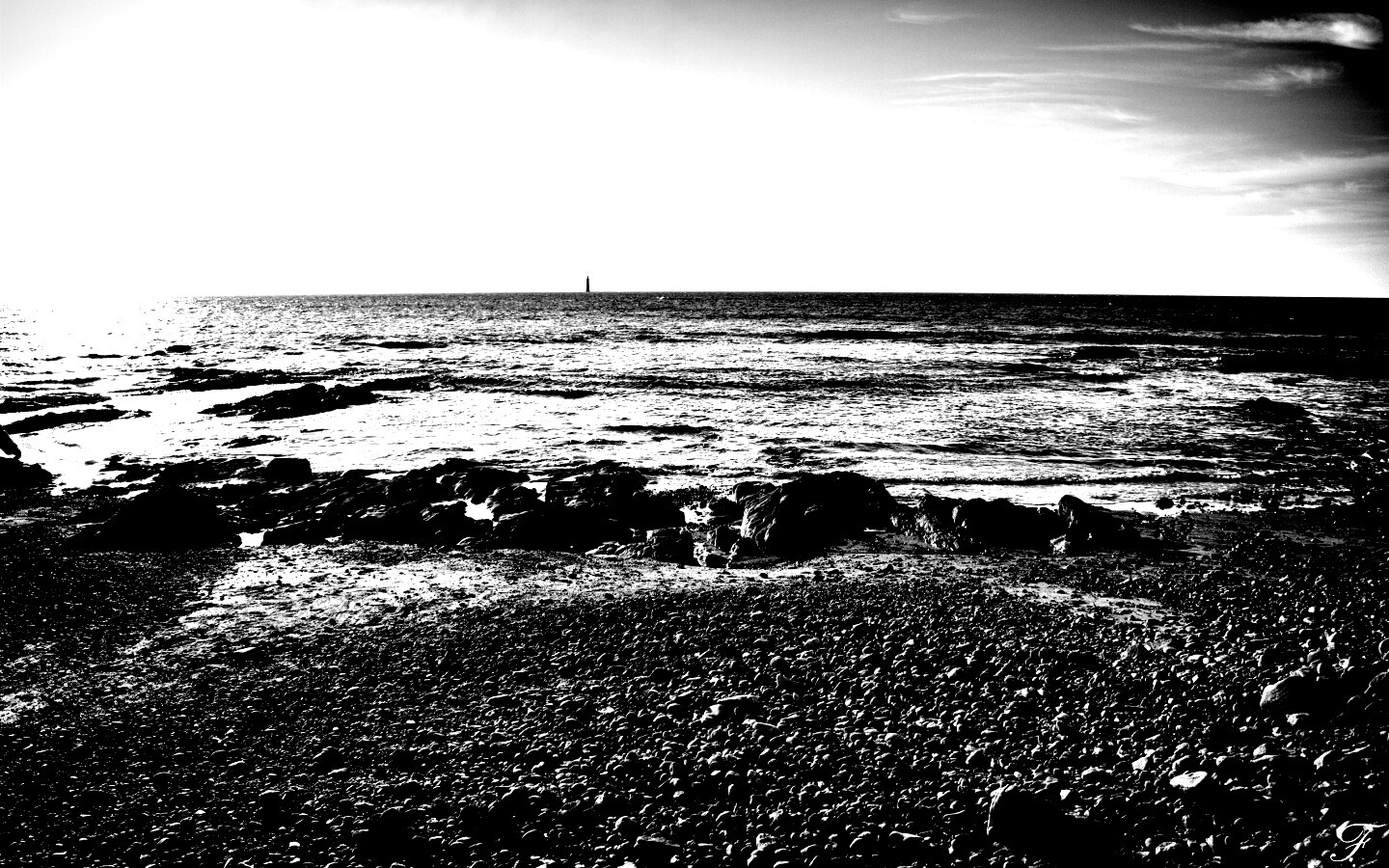 Чёрно-белое фото побережья обои