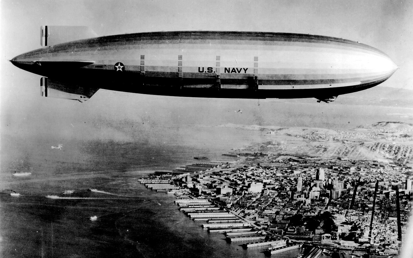 Дерижабль обои