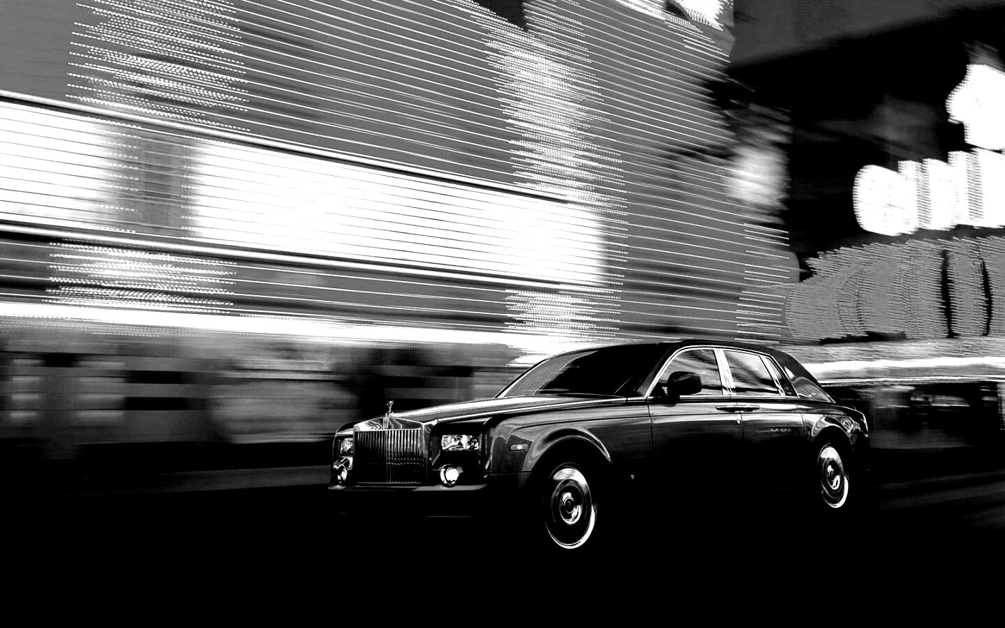 Rolls-Royce Phantom едет через город обои