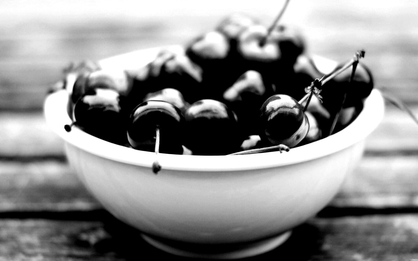 Миска спелой черешни обои