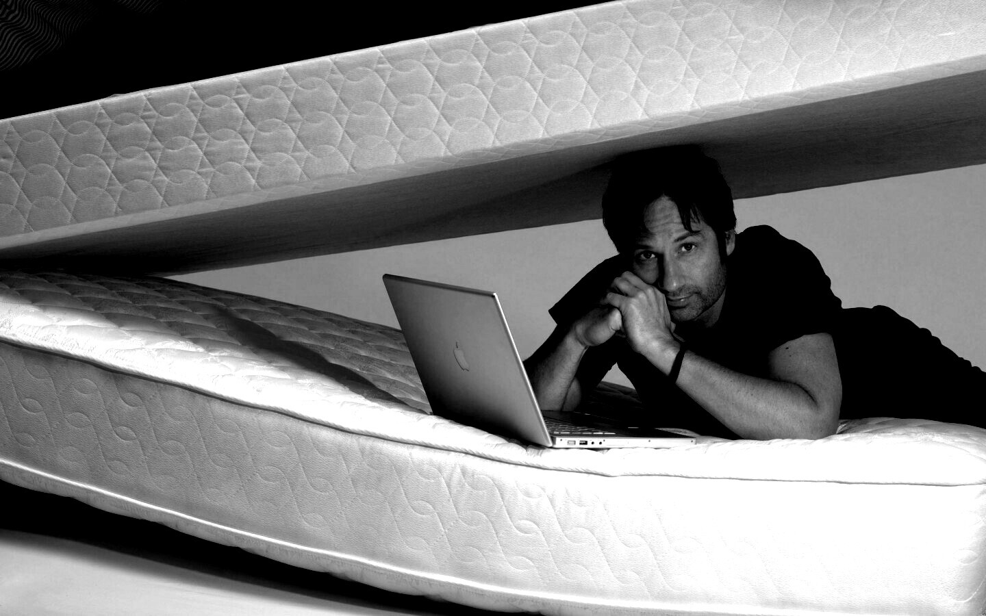 Дэвид Духовны обои