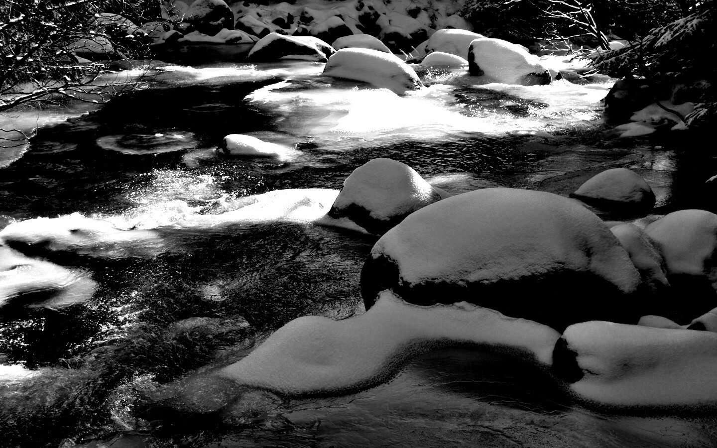 Замёрзжая речка обои