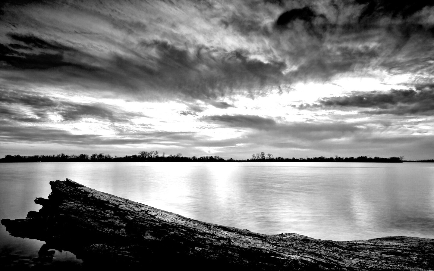 Закат на озере обои